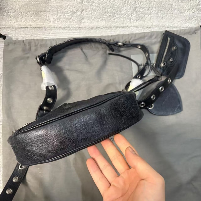 Balenciaga Le Cagole 黑銀鉚釘機車包 月牙包 26*16 95新配件塵袋-2
