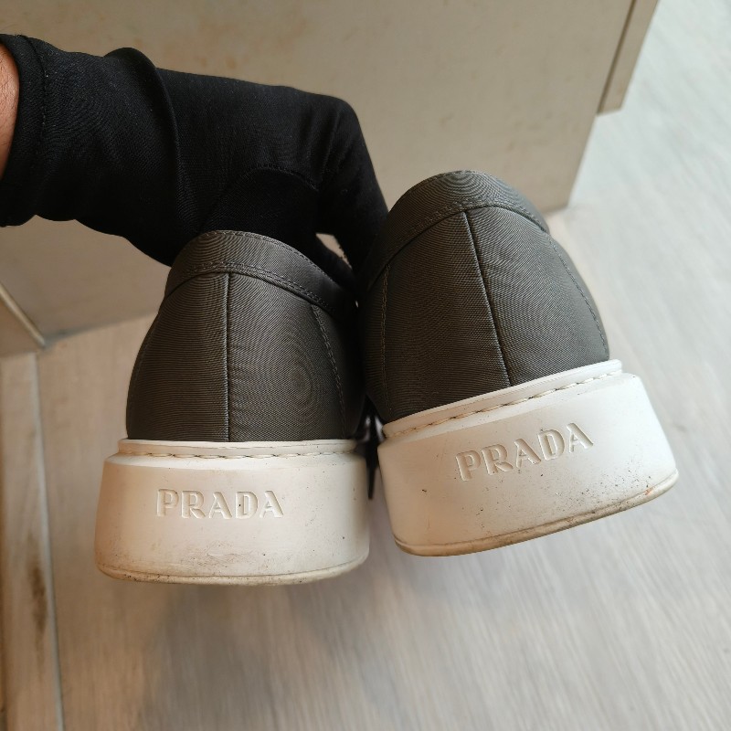 ㊣✨ PRADA ✨**尺寸：9 1/2**軍綠 防潑水 綁帶 休閒鞋/二手鞋/二手精品/保證正品🌳二手樹屋🌳-2