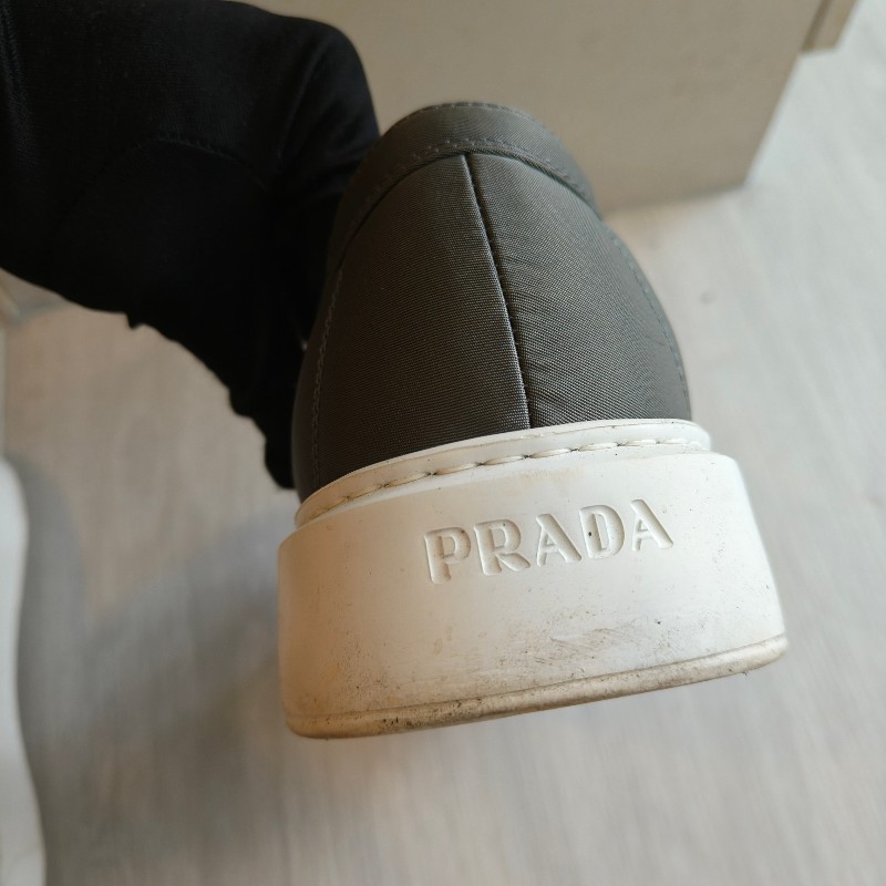 ㊣✨ PRADA ✨**尺寸：9 1/2**軍綠 防潑水 綁帶 休閒鞋/二手鞋/二手精品/保證正品🌳二手樹屋🌳-8