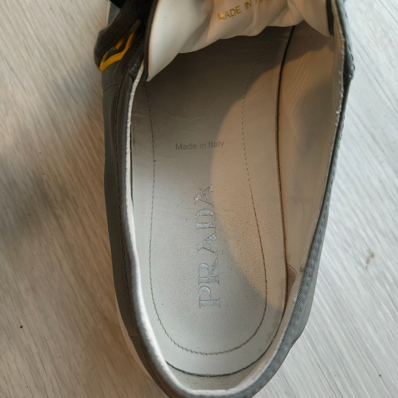 ㊣✨ PRADA ✨**尺寸：9 1/2**軍綠 防潑水 綁帶 休閒鞋/二手鞋/二手精品/保證正品🌳二手樹屋🌳-13