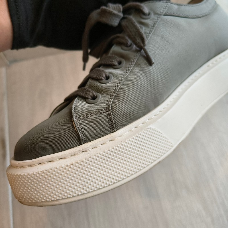 ㊣✨ PRADA ✨**尺寸：9 1/2**軍綠 防潑水 綁帶 休閒鞋/二手鞋/二手精品/保證正品🌳二手樹屋🌳-19