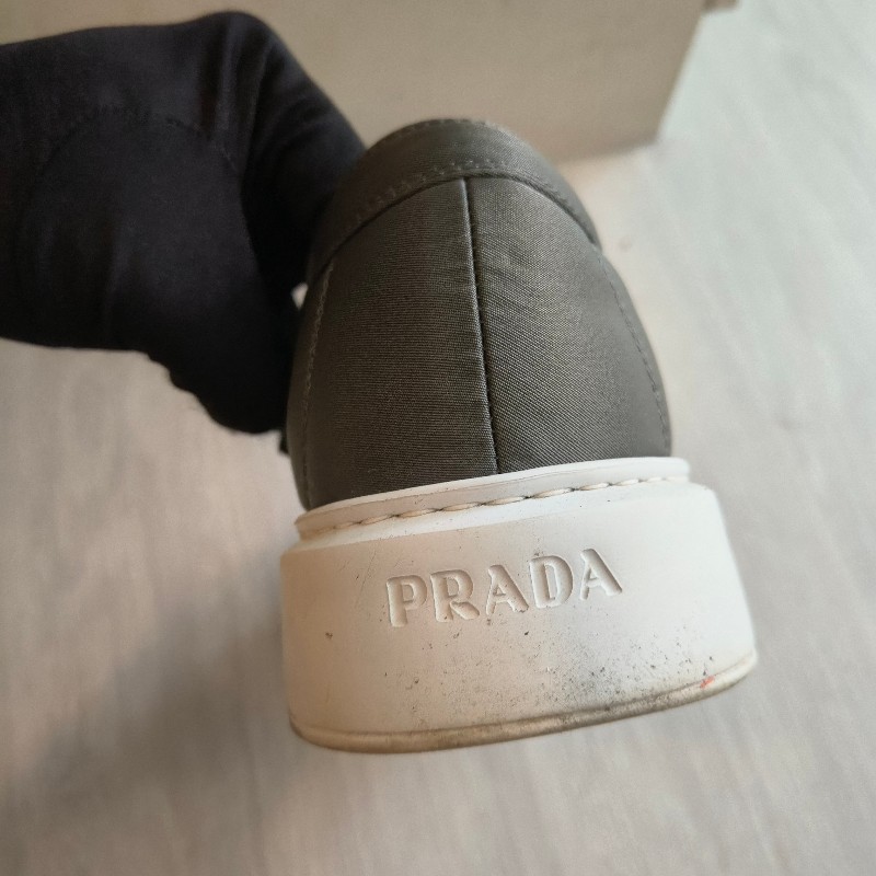 ㊣✨ PRADA ✨**尺寸：9 1/2**軍綠 防潑水 綁帶 休閒鞋/二手鞋/二手精品/保證正品🌳二手樹屋🌳-21