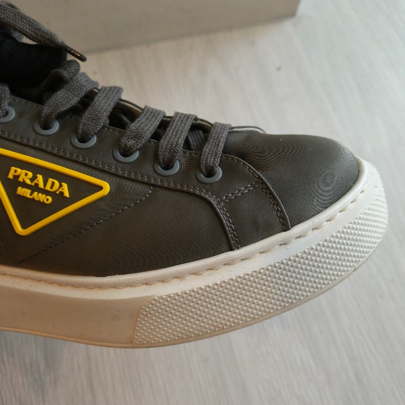 ㊣✨ PRADA ✨**尺寸：9 1/2**軍綠 防潑水 綁帶 休閒鞋/二手鞋/二手精品/保證正品🌳二手樹屋🌳-24