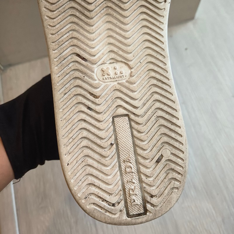 ㊣✨ PRADA ✨**尺寸：9 1/2**軍綠 防潑水 綁帶 休閒鞋/二手鞋/二手精品/保證正品🌳二手樹屋🌳-26