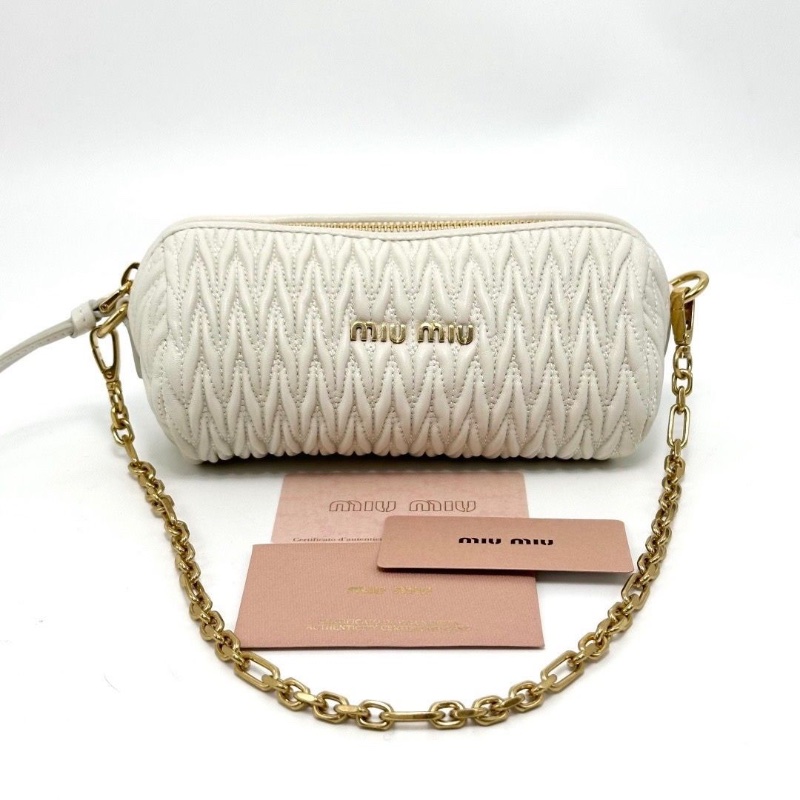 MIUMIU白色金扣羊皮手提 腋下圓筒包16*8*8 95新配件保卡 塵袋-1