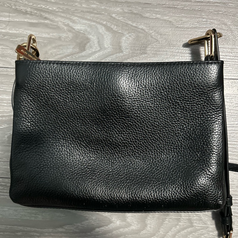 Michael Kors 金屬LOGO荔枝紋皮革磁吸三層斜背包-6