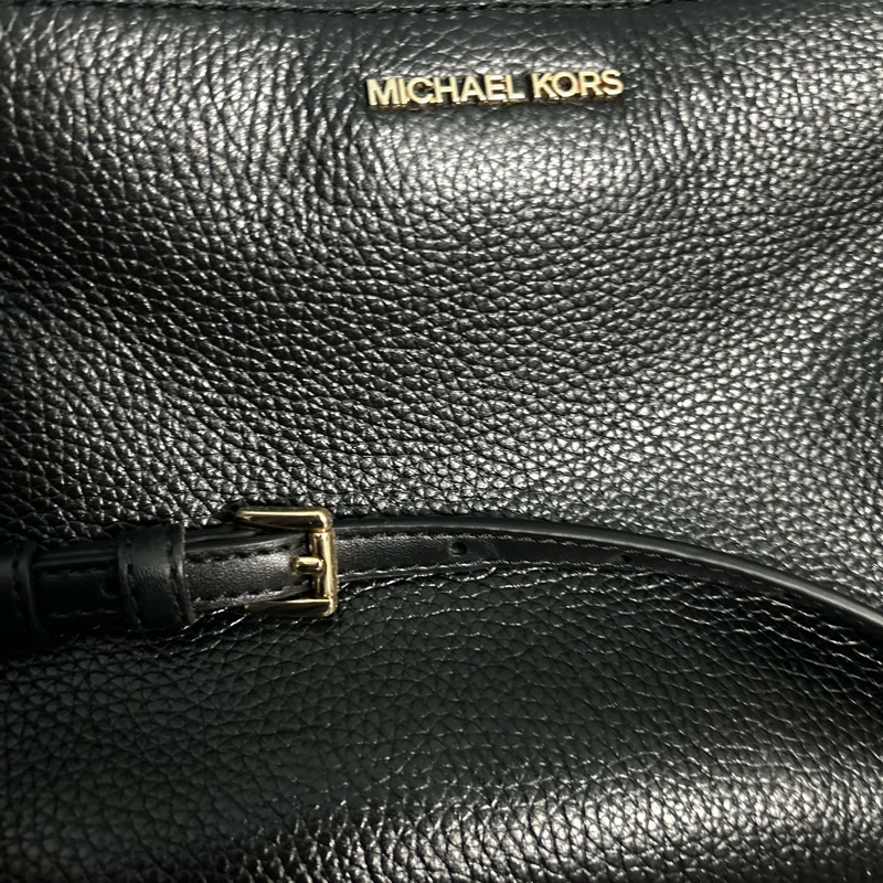 Michael Kors 金屬LOGO荔枝紋皮革磁吸三層斜背包-9