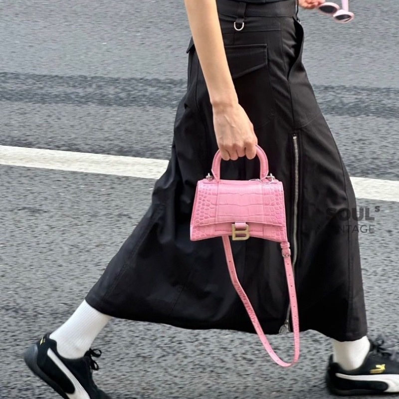 Balenciaga Hourglass 粉色 xs沙漏包 19*7.5*12 9新配件塵袋-0