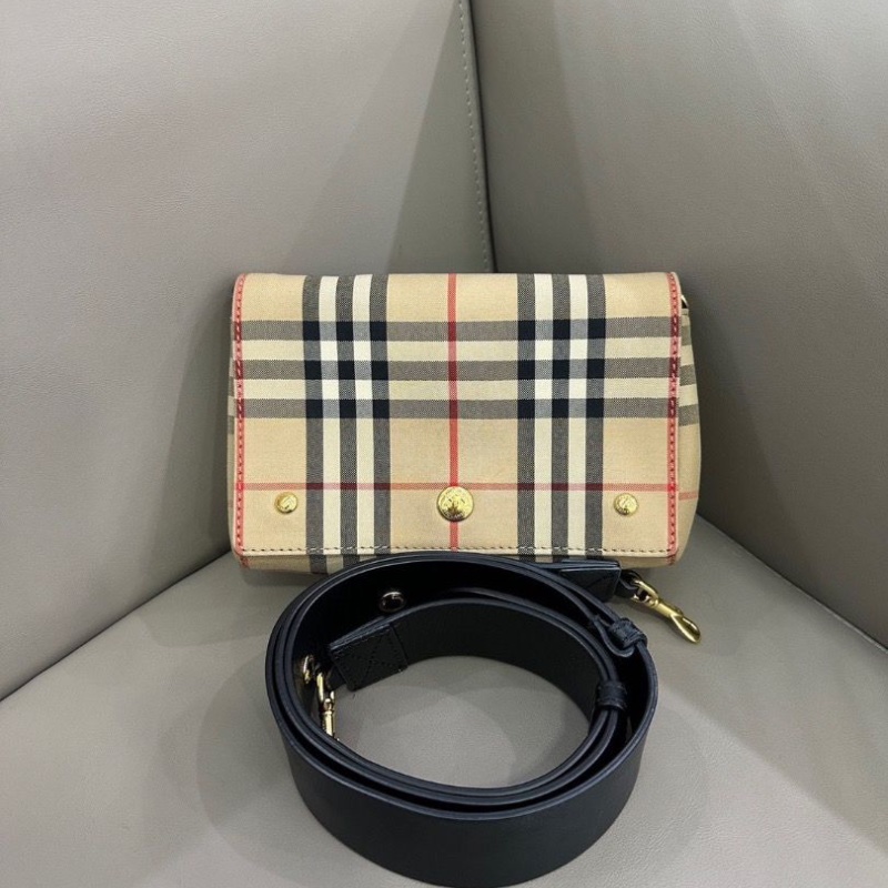 BURBERRY Note卡其色 帆布菱格紋斜背包18*12 9新配件塵袋-1