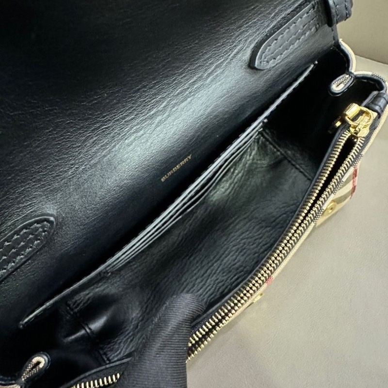 BURBERRY Note卡其色 帆布菱格紋斜背包18*12 9新配件塵袋-6