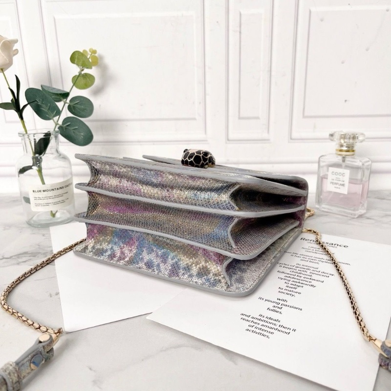 BVLGARI 新款serpenti forever系列琺瑯扣金屬多彩水蛇皮鏈條風琴包18*16*7 9新配件塵袋鏡子保卡雨衣-3