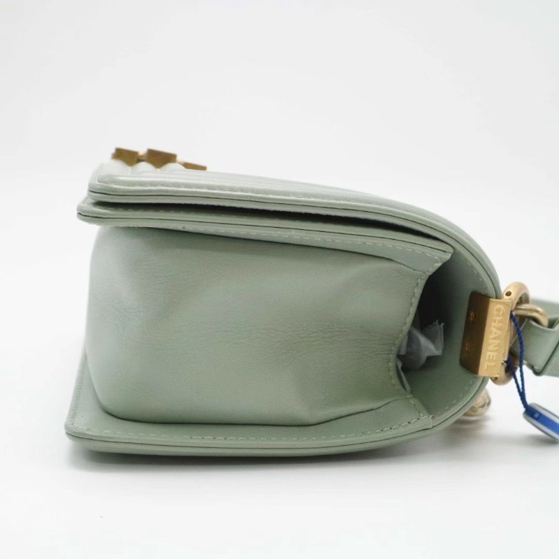 CHANEL 小號 BOY 鏈條包 超美薄荷綠氣泡綠 V紋小牛皮20*12*6.5 9新配件塵袋-6