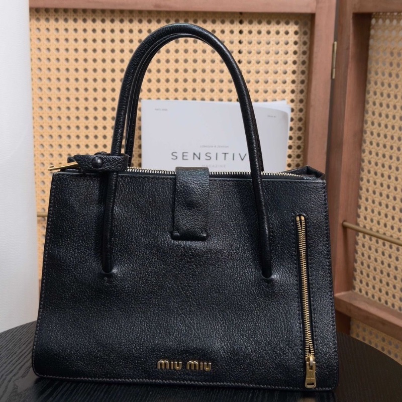 MIUMIU黑金手提肩背風琴包27.5*19*12.5 9新配件塵袋-2