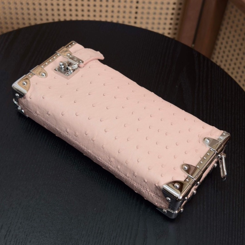 LV新版Slim Trunk橫版粉色 鴕鳥皮肩背斜背包盒子包 芯片款23*11*4 9新配件塵袋-3