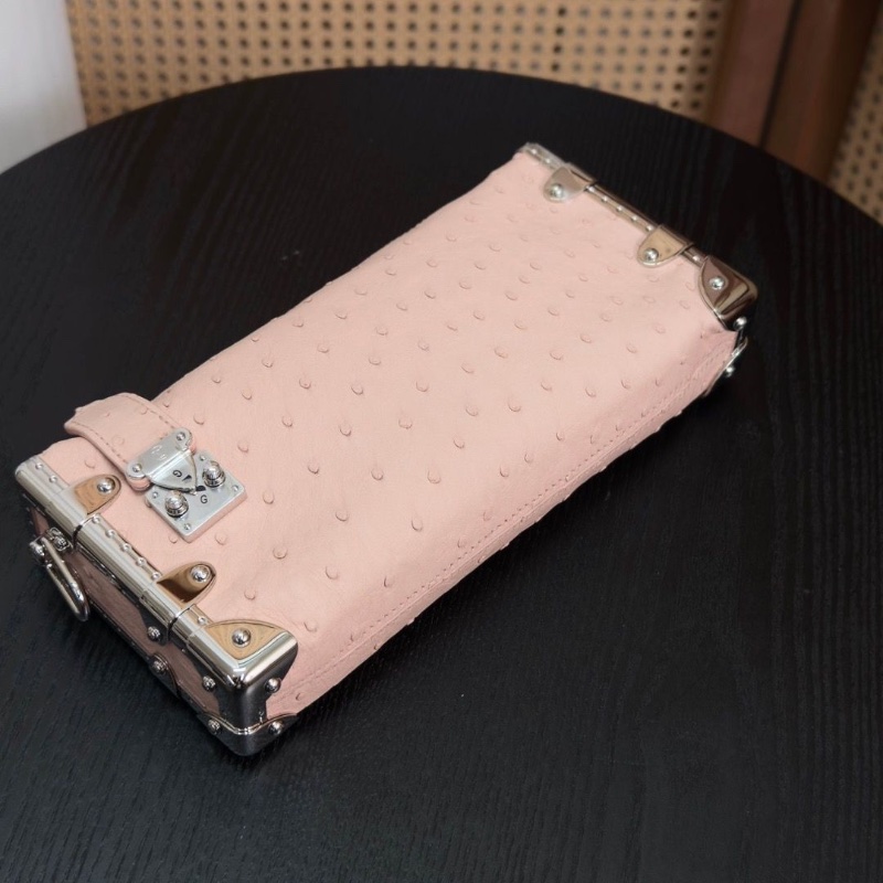 LV新版Slim Trunk橫版粉色 鴕鳥皮肩背斜背包盒子包 芯片款23*11*4 9新配件塵袋-5