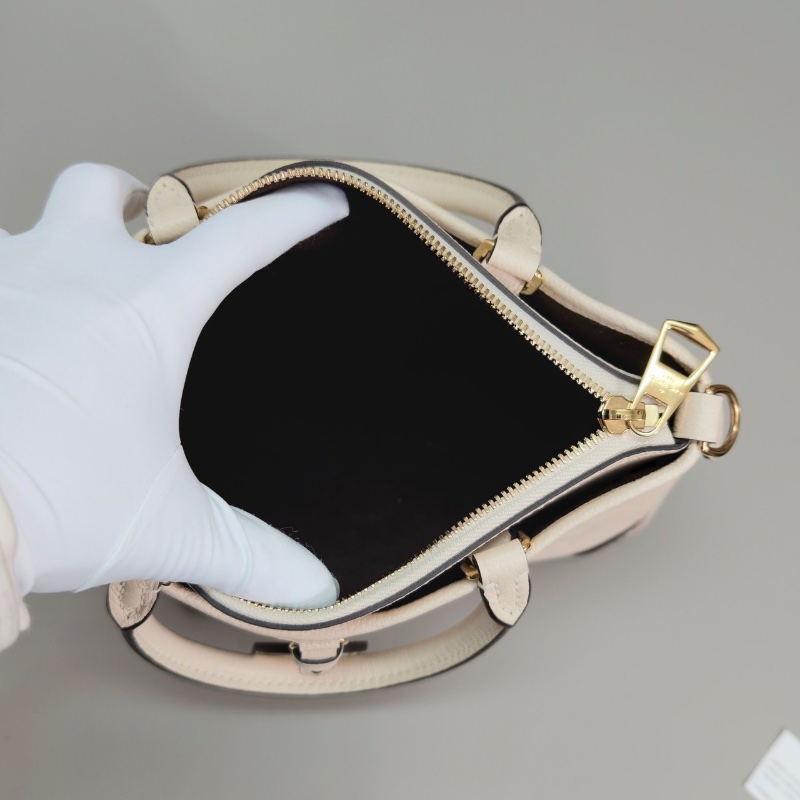 LV TRIANON奶白色金扣 小號手提肩背斜背包 28*18*8 99新配件盒子 塵袋 芯片款-2