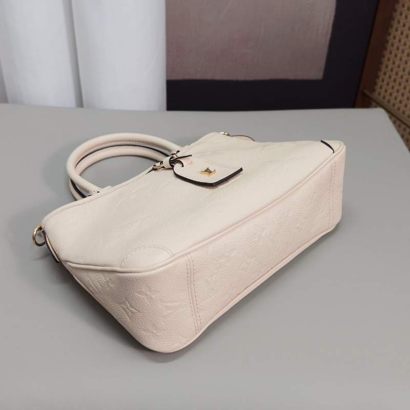 LV TRIANON奶白色金扣 小號手提肩背斜背包 28*18*8 99新配件盒子 塵袋 芯片款-5