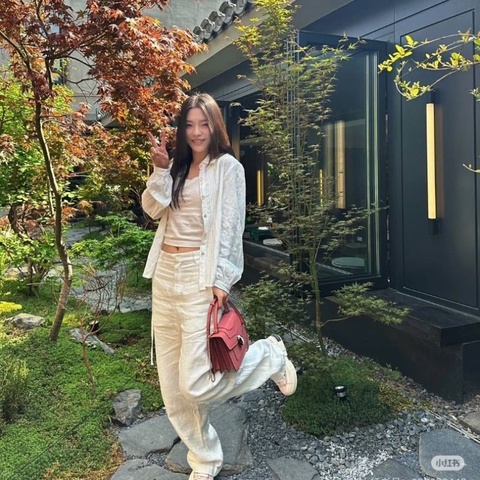 BVLGARI 粉色小號蛇頭風琴 手提斜背包18.5*15*8 9新配件塵袋 雨衣 鏡子 卡冊 保卡