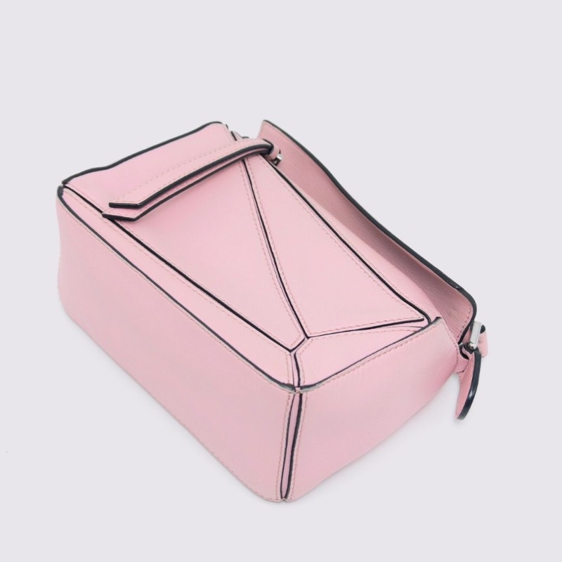 LOEWE粉色銀扣Puzzle mini 手提肩背斜背包17*11*7.5 9新配件塵袋-3