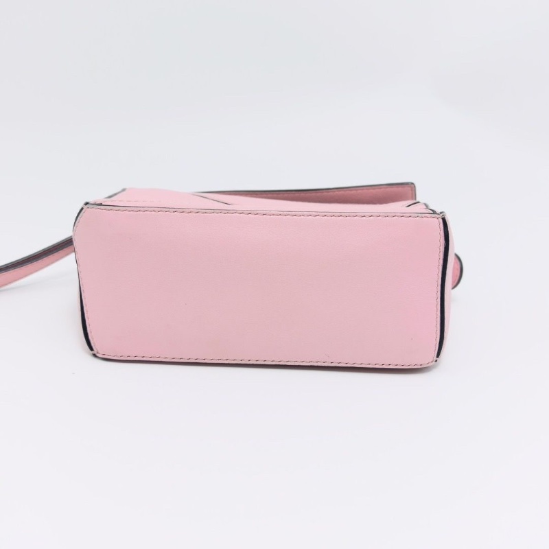 LOEWE粉色銀扣Puzzle mini 手提肩背斜背包17*11*7.5 9新配件塵袋-4