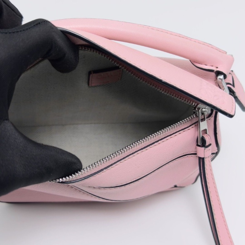 LOEWE粉色銀扣Puzzle mini 手提肩背斜背包17*11*7.5 9新配件塵袋-6