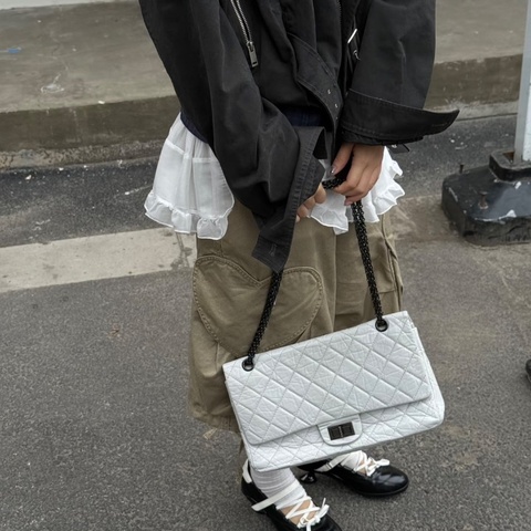 Chanel 菱格紋2.55 白色牛皮 soblackMaxi大號36*28*8  98新配件塵袋