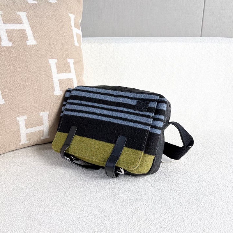 Loewe拼色毛氈郵差包25*18*10 98新配件購證 塵袋-2