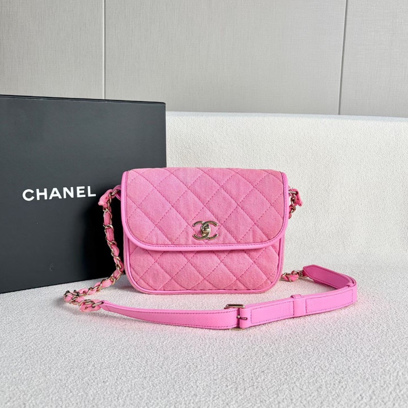 Chanel牛仔郵差包螢光粉色 金扣 22*18*7 98新保卡 塵袋 說明書 購證盒子-6