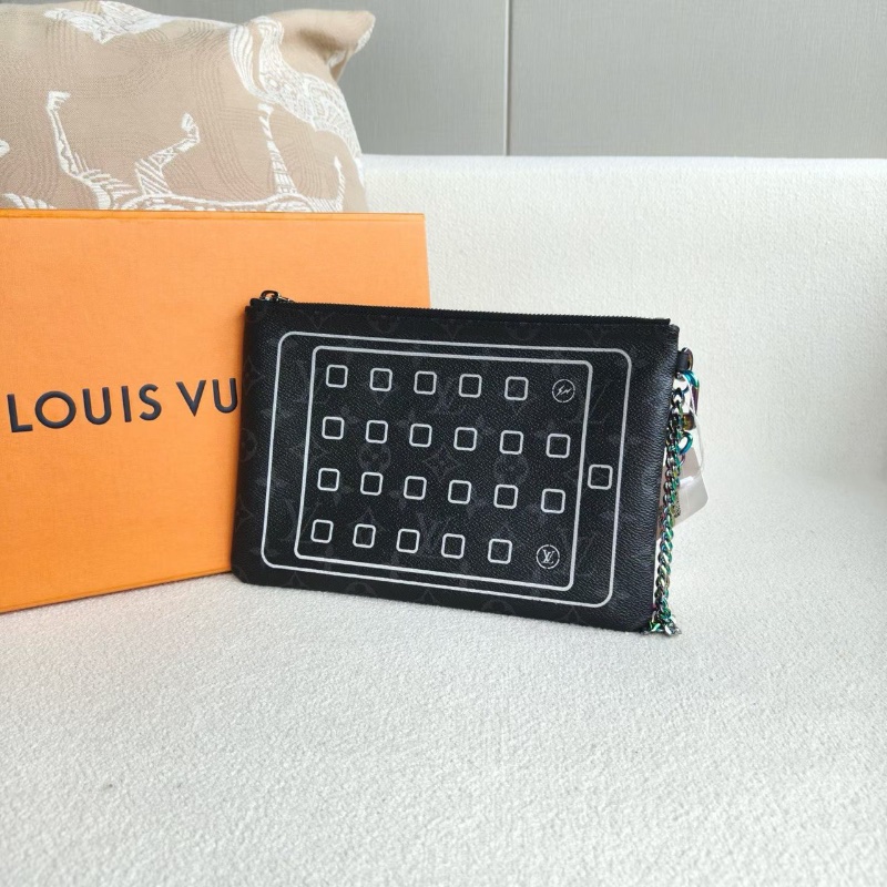 LV黑武士藤原浩限量閃電手拿包24*16  98新配件盒子 購證 塵袋-4