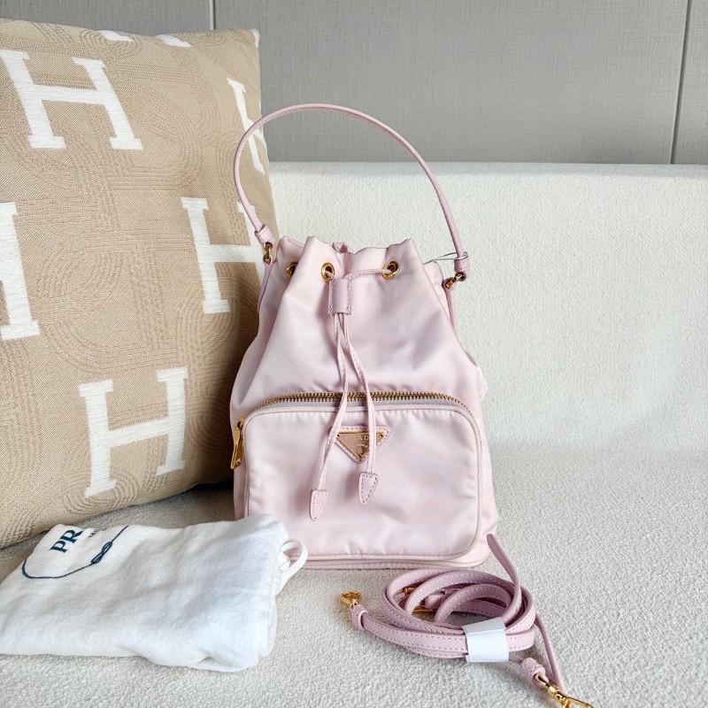 Prada尼龍水桶包 粉色 金扣 17.5*22*11 98新配件肩帶 塵袋-2
