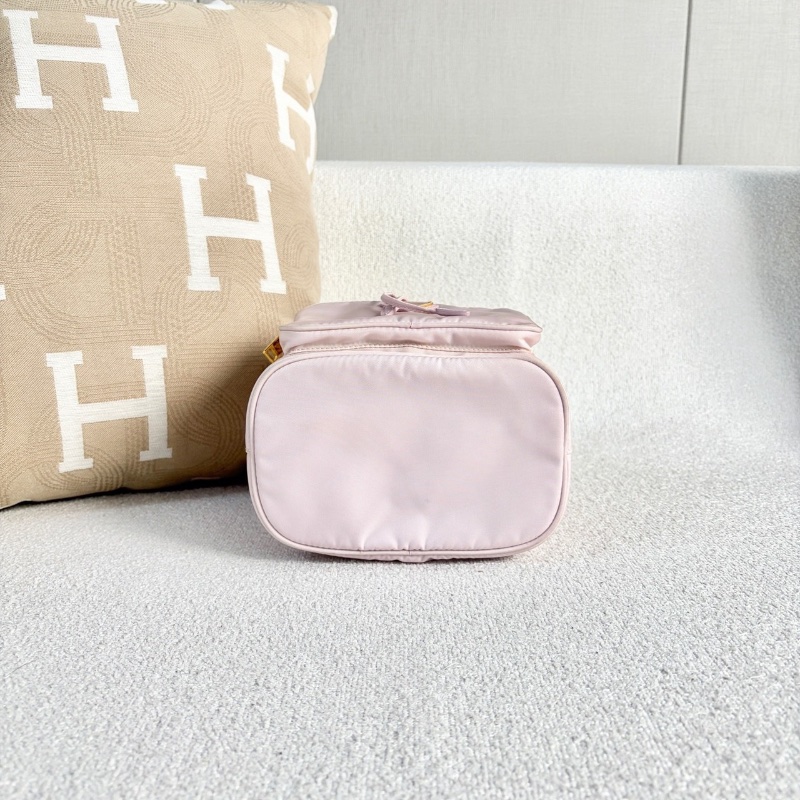 Prada尼龍水桶包 粉色 金扣 17.5*22*11 98新配件肩帶 塵袋-4