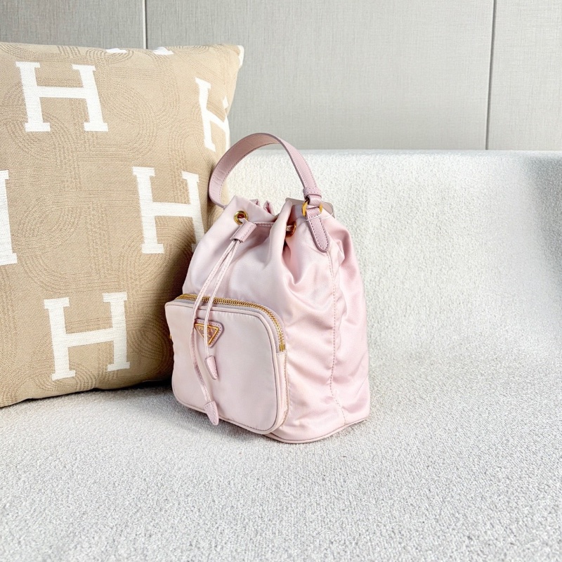 Prada尼龍水桶包 粉色 金扣 17.5*22*11 98新配件肩帶 塵袋-5