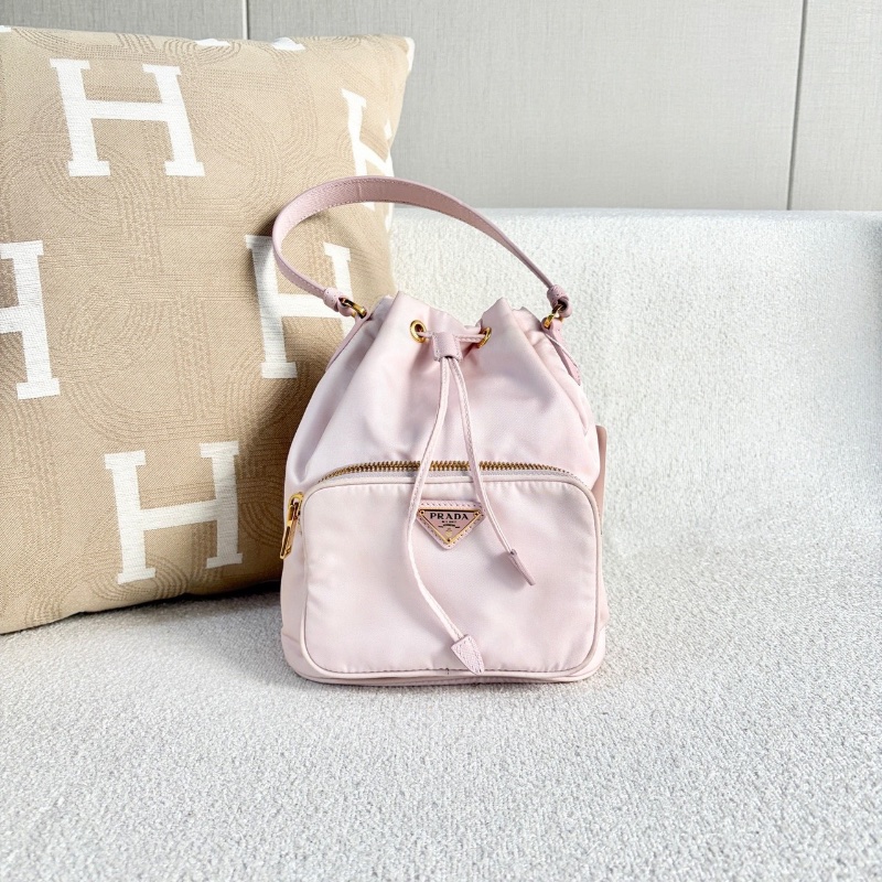 Prada尼龍水桶包 粉色 金扣 17.5*22*11 98新配件肩帶 塵袋-6