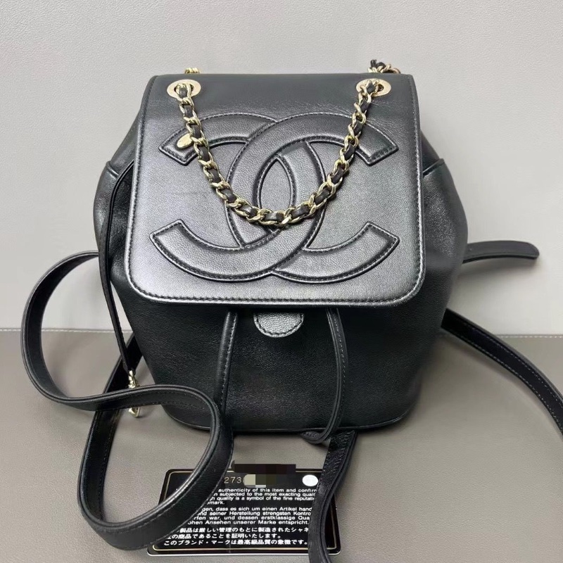 Chanel 金扣浮雕 大logo黑金後背包迷你小書包 羊皮 16*18*12cm 9新配件保卡塵袋-1
