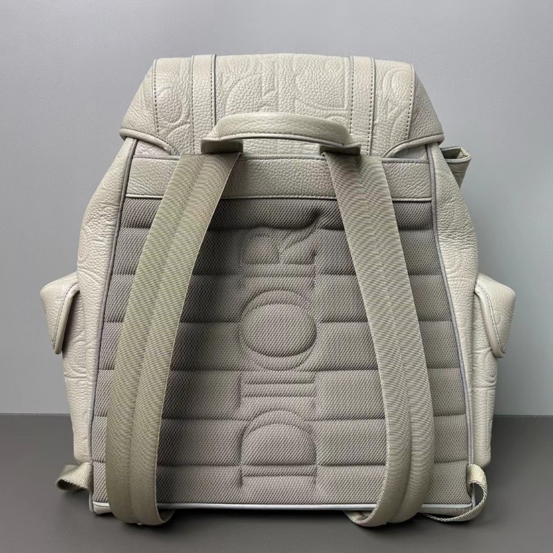 Dior Hit the Road 可調節肩帶抽繩開合米色雙肩包全皮壓花 後背包33*16*40cm 98新配件塵袋-8
