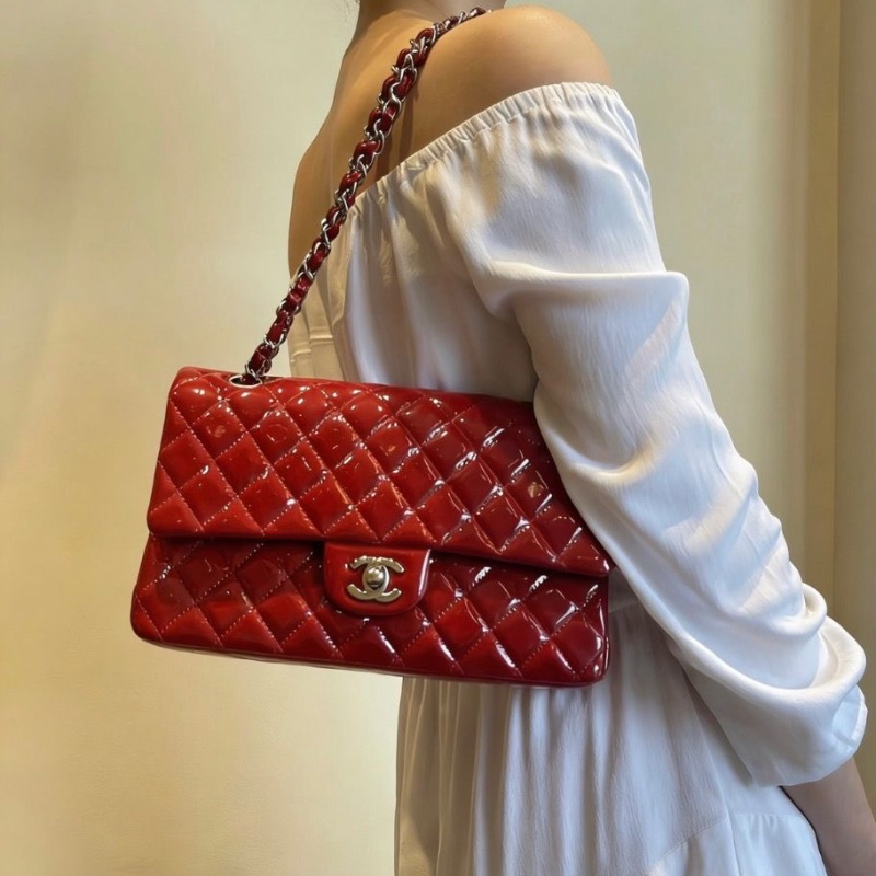 chanel 中號紅色漆皮cf限定鏈條包 25*15*6 9新配件塵袋保卡-0