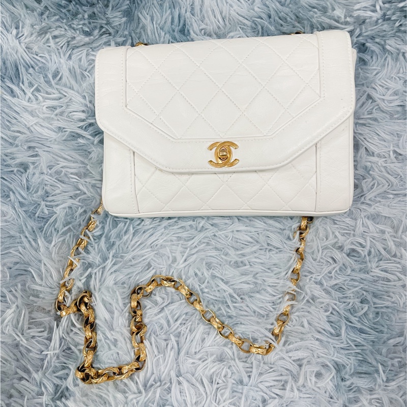 Chanel Vintage Classic White  Diana Bag 白色金扣香奈兒-3