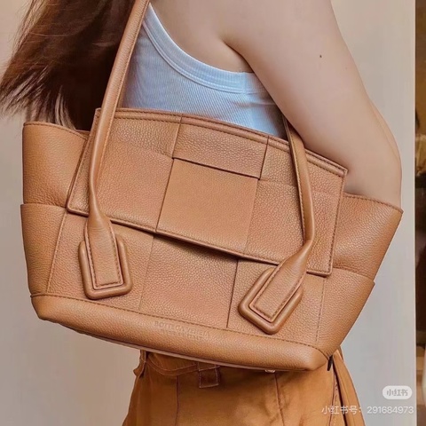 BV ARCO系列編織包焦糖色 牛皮 內裡麂皮材質22*20*9 99新配件塵袋 說明書