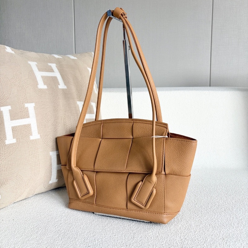 BV ARCO系列編織包焦糖色 牛皮 內裡麂皮材質22*20*9 99新配件塵袋 說明書-6