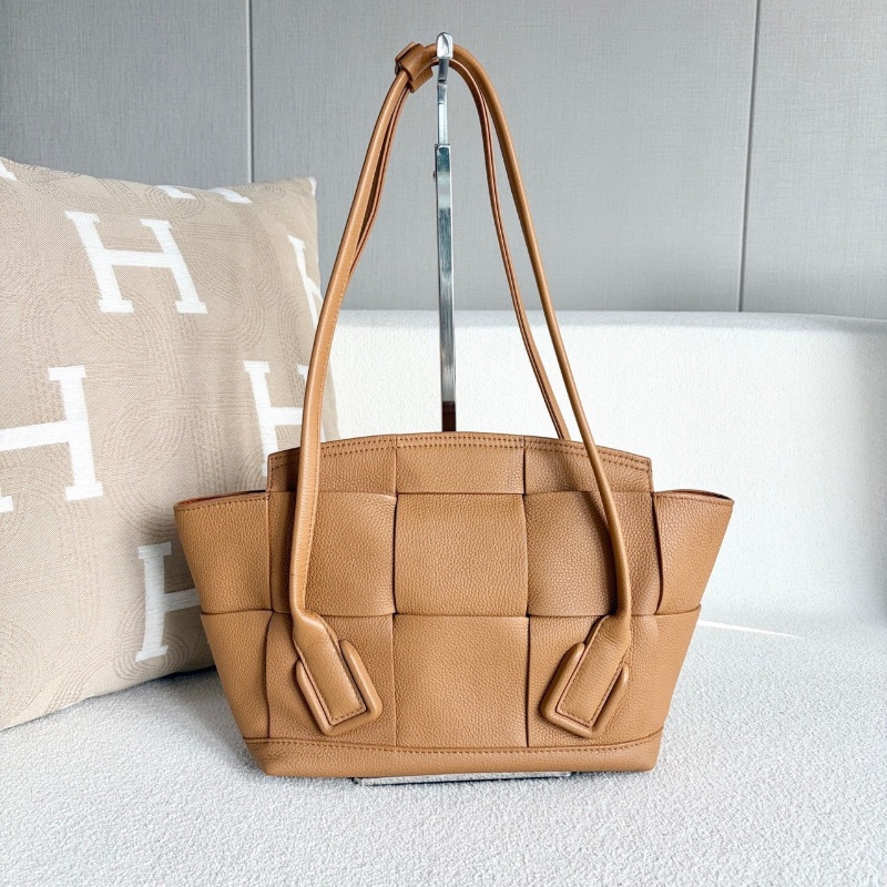 BV ARCO系列編織包焦糖色 牛皮 內裡麂皮材質22*20*9 99新配件塵袋 說明書-7