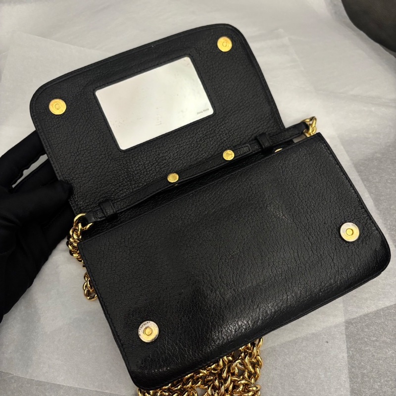 MiuMiu 黑色woc包 內含鏡子 肩背斜背手拿鏈條包 18×3.5×11 98新配件塵袋-3