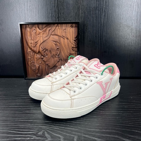 Louis Vuitton路易威登 charlie 白粉 37碼