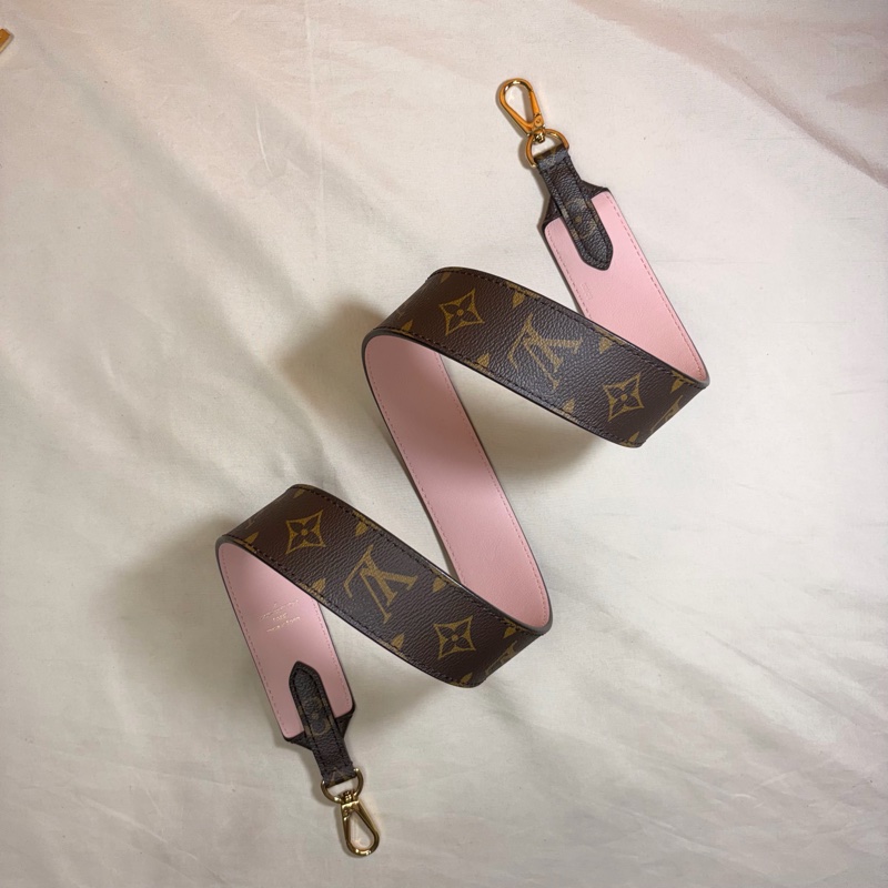 ‼️全台最甜近新美品 LV新款寬背帶/ 肩帶 LouisVuitton 路易威登 雙面用-0