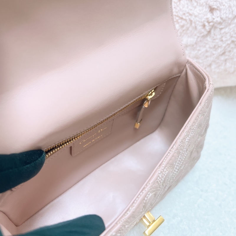 Dior caro 粉色小號鏈條肩背包-13