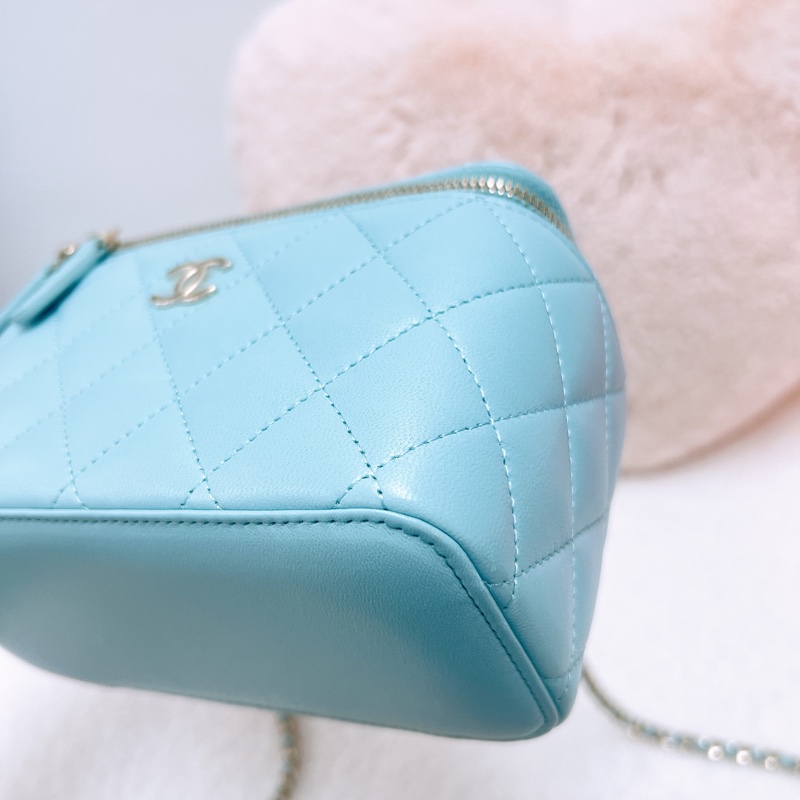 Chanel 22p 淺藍手柄盒子化妝包-4