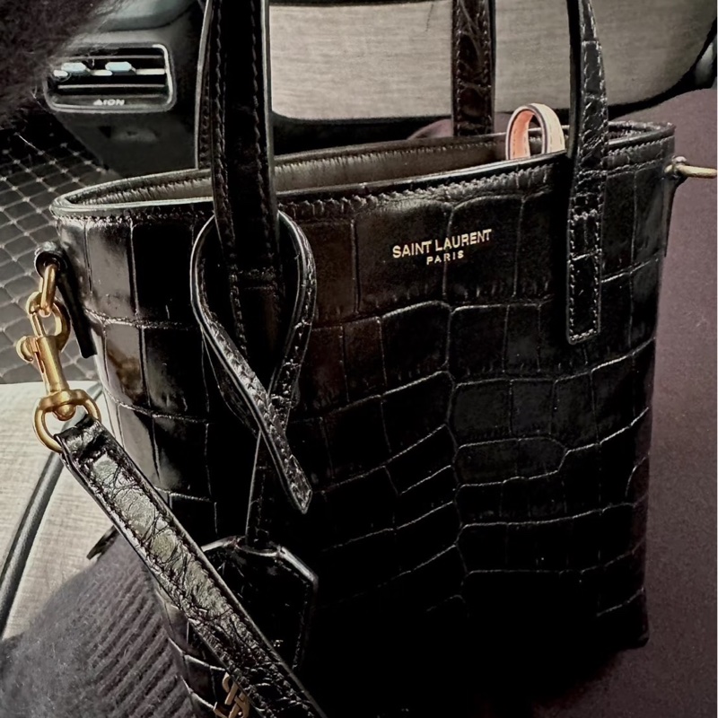 全新全配🈶購證❤️ ysl #黑金 #鱷魚壓紋 #琴譜包 mini #托特-1