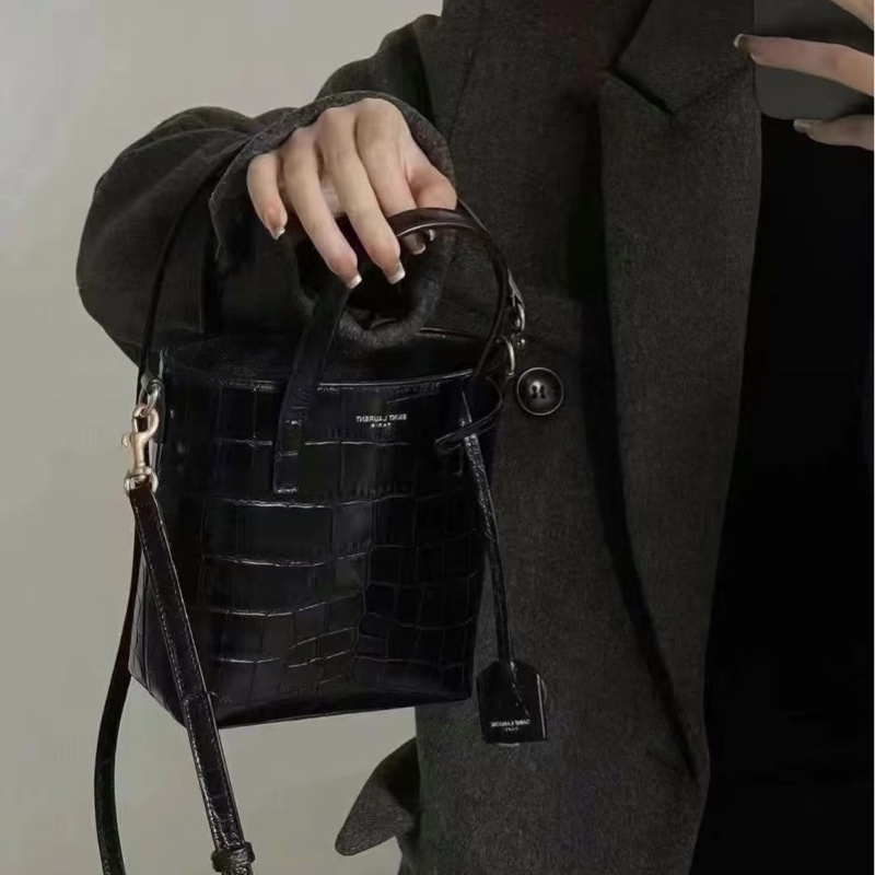 全新全配🈶購證❤️ ysl #黑金 #鱷魚壓紋 #琴譜包 mini #托特-3