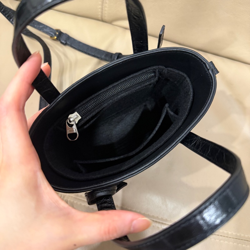 全新全配🈶購證❤️ ysl #黑金 #鱷魚壓紋 #琴譜包 mini #托特-14