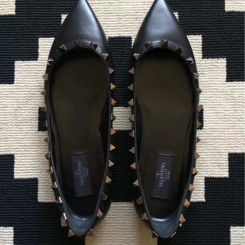 37碼❤️ Valentino #黑色 #卯釘 #平底鞋 #低跟鞋-2