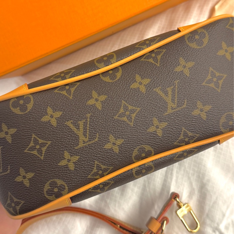 「全新現貨」LV Boulogne PM牛角包 型號：M45832 尺寸：26 x 16 x 9.5-3